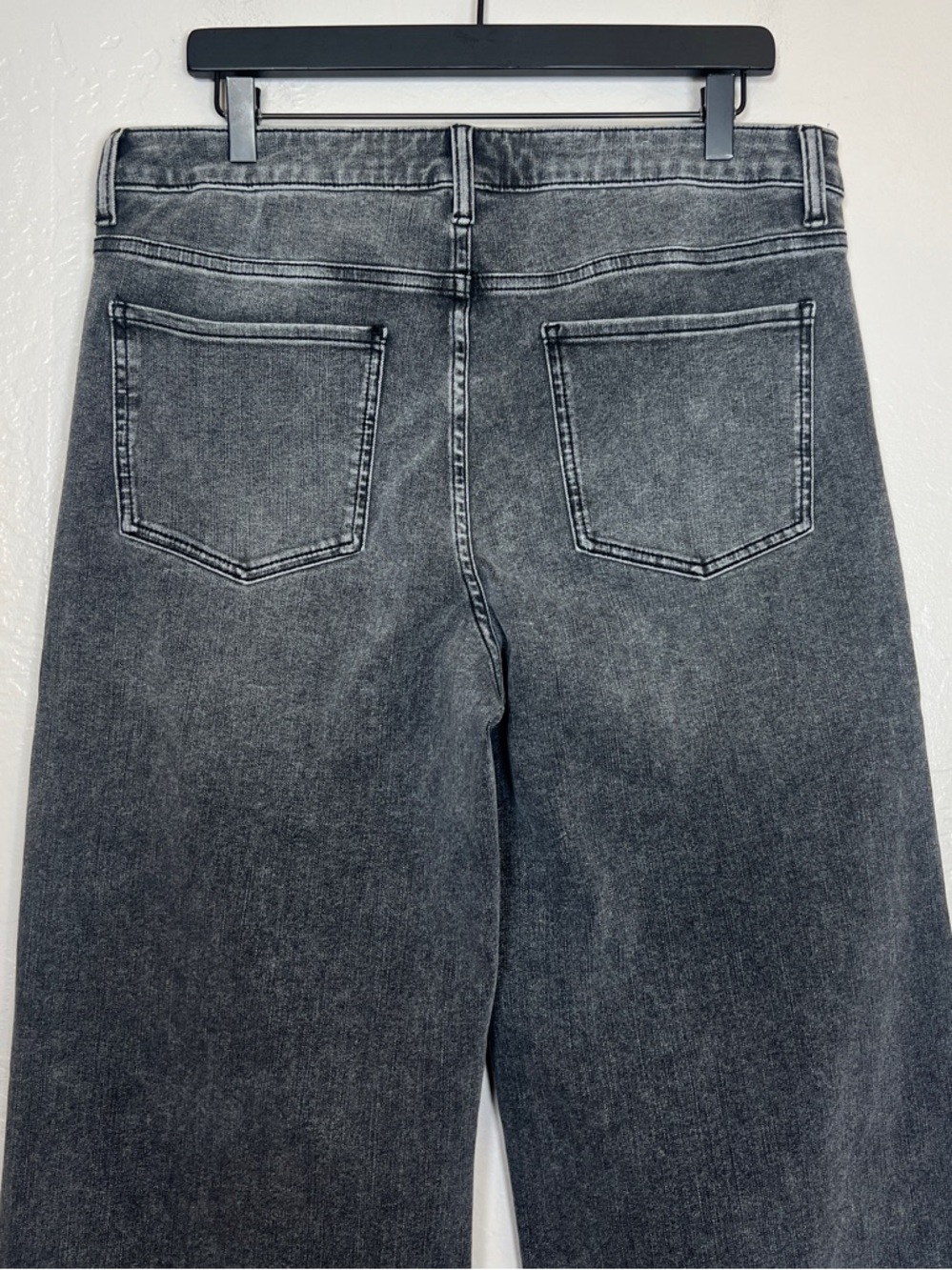 QUINCE Women’s Size 32 X 30 Greyed Out Bella Stretch High-Rise Wide Leg Jeans - Picture 8 of 14